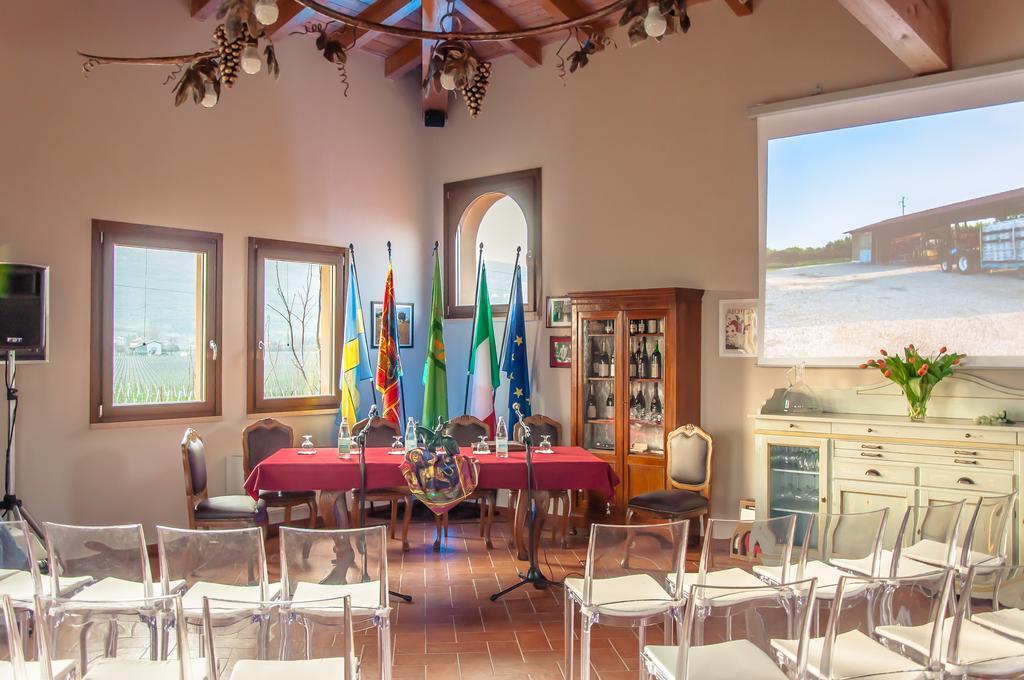 Agriturismo Corte Moranda เวโรนา ภายนอก รูปภาพ
